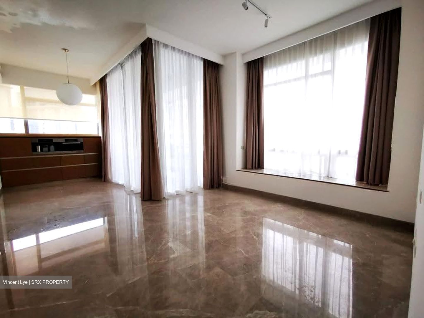 Nouvel 18 (D10), Condominium #640254661